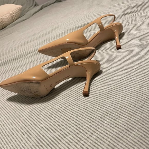 Manolo Blahnik Nude Leather Pointed Toe Pumps - Picture 6 of 7